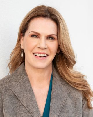 Photo of Dr. Kathleen McDermott - Kathleen McDermott, Evolve Psychiatric Services, Psychiatric Nurse Practitioner, DNP, RN, MSN, APRN, PMHNP