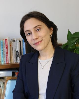 Photo of Andrea Sisson, LMSW