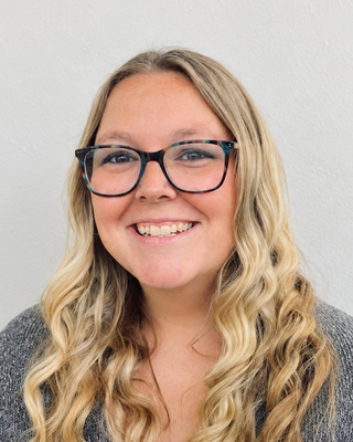 Photo of Ashley Ferraccioli, Registered Psychotherapist, MA