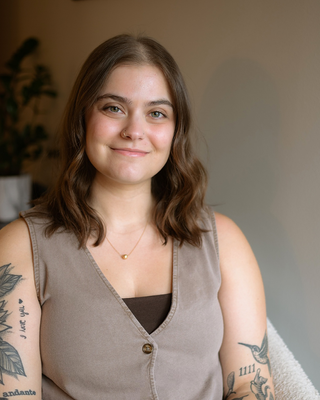Photo of Jule Recchia, Registered Psychotherapist (Qualifying)