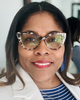 Photo of Thindwia Cabiness-Moore, Clinical Social Work/Therapist, LCSW