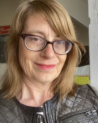Photo of Doris Gwynne, Counsellor, PhD, UKCP Trainee