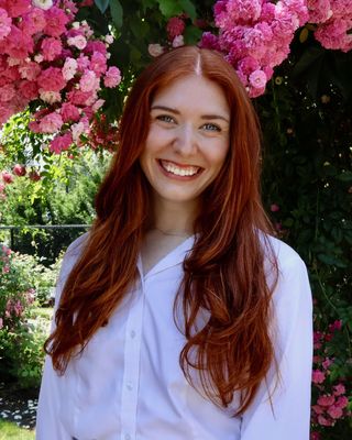 Photo of Nicole Koontz - Nicole Koontz, LMHC Counseling Services, Licensed Mental Health Counselor, LMHC, R-DMT