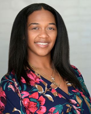 Photo of Amber Vanessa Jackson, MFT-I, MHC-I, Pre-Licensed Professional