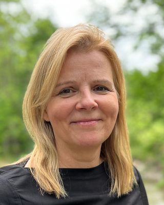 Photo of Glenda Dekkema-Burkholder, Registered Psychotherapist, MDiv, RP