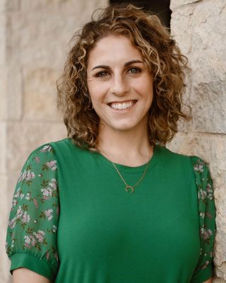 Photo of Ariel Davis, Licensed Professional Counselor Associate, MEd