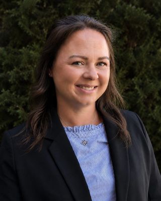 Photo of Jen Young, Pre-Licensed Professional, MFTI