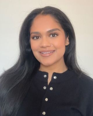 Photo of Navpreet Kalirai, Registered Psychotherapist (Qualifying), MA