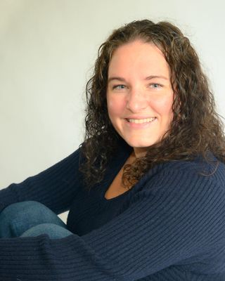 Photo of Ashley Neveu, Registered Psychotherapist in Oakville, ON