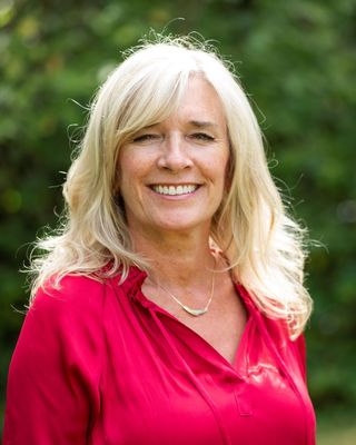 Photo of Suzanne Roberts, Counsellor, MBACP Accred
