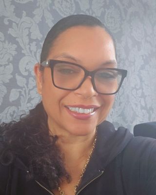 Photo of Leigh-Catherine Inglis, Counsellor, MNCPS Acc.
