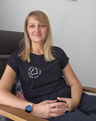 Photo of Jenna Booth, Psychotherapist, MA, UKCP Trainee