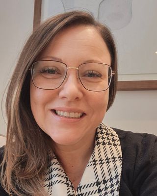 Photo of Amanda Topping, Registered Social Worker, RSW, BSW, MSW