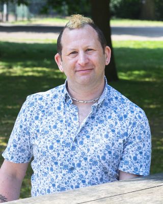 Photo of Cy Korn, Psychotherapist, MNCPS Acc.