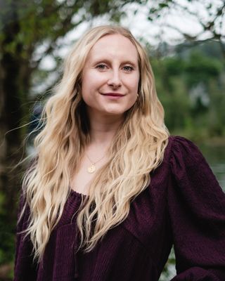 Photo of Kelsey Staub, Licensed Clinical Mental Health Counselor, LCMHC, CH