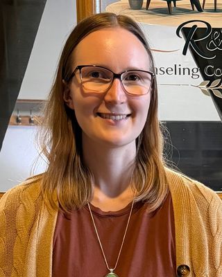 Photo of Joelle Melling, Pre-Licensed Professional, MA, PLPC-MO, LPC-KS
