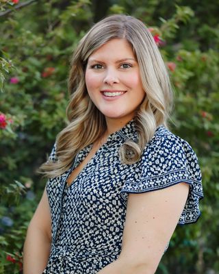 Photo of Jasmine Sirakis, Marriage & Family Therapist, MAS, LMFT