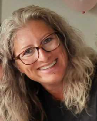 Photo of Candice Henderson, Clinical Social Work/Therapist, MSW, BSW, RSW