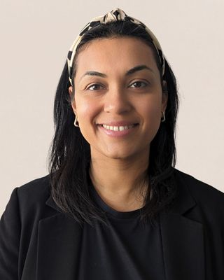 Photo of Nisreen Halai, MACP, BBA, Registered Psychotherapist (Qualifying)