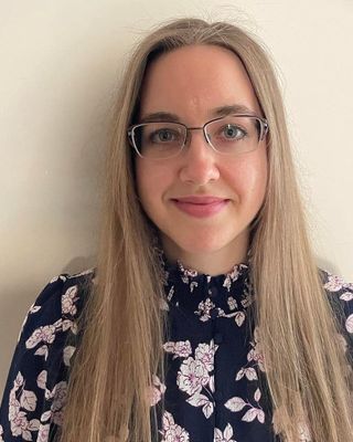 Photo of Yolanda Fil, Registered Psychotherapist (Qualifying) in Ottawa, ON