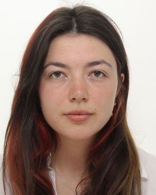 Photo of Izzy Lloyd, Psychotherapist, MA, AThR