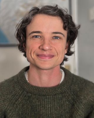 Photo of Han Bestwick, Counsellor, MSc, MBACP Accred