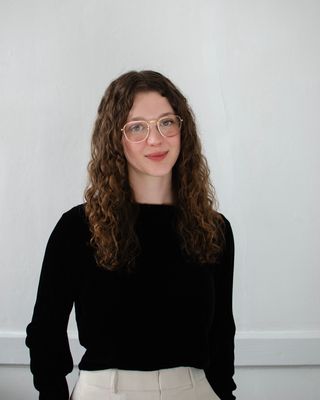 Photo of Stella Metzger, Clinical Social Work/Therapist, LICSW