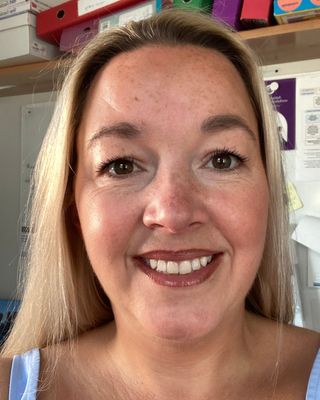 Photo of Laura McFarland, Counsellor, MNCPS Acc.