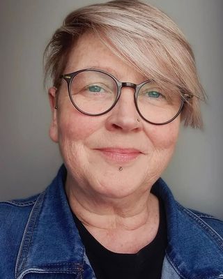 Photo of Lynn Kyle, Psychotherapist, MBACP Accred