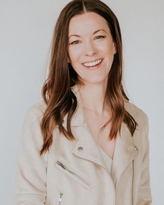 Photo of Dallis Luna, Licensed Professional Counselor, MA, LPC