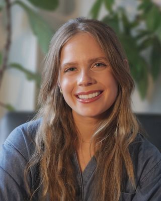 Photo of Carly Nicoloff - Anxiety | Self Esteem | Perfectionism - Carly, Registered Psychotherapist (Qualifying)