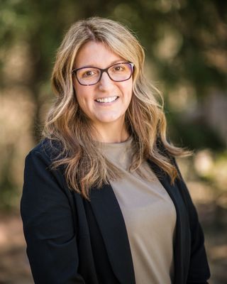 Photo of Christine Grant, Pre-Licensed Professional, MSW, MSEd, Coach