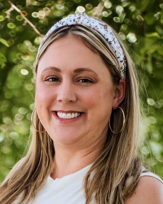 Photo of Laura Fox - Fox and Vine Therapy PLLC , Clinical Social Work/Therapist, LMSW, CAADC