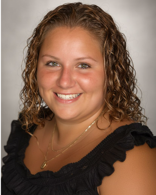 Photo of Sara Lewis, Clinical Social Work/Therapist, LCSW