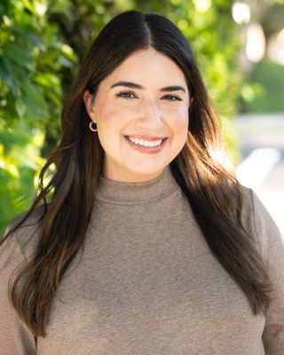 Photo of Dr. Kimia Kaplan, Psychologist