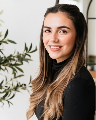 Photo of Zara Arshad, Registered Psychotherapist, MSc, RP, PMH-C