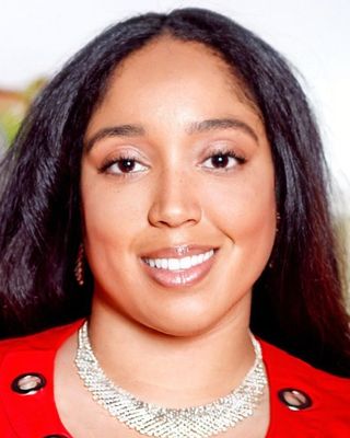 Photo of Ashley Moultrie, Pre-Licensed Professional, MSW, MBA