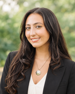 Photo of Isabel Parellada, Pre-Licensed Professional, Intern