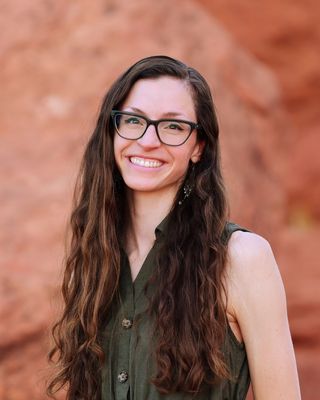 Photo of Taylor Bradshaw, Licensed Clinical Mental Health Counselor Associate, MA, PLPC, ACMHC
