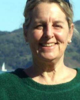 Photo of Lisa Dines, Counselor