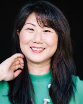Photo of Vivien Chia, Marriage & Family Therapist Associate in Kern County, CA
