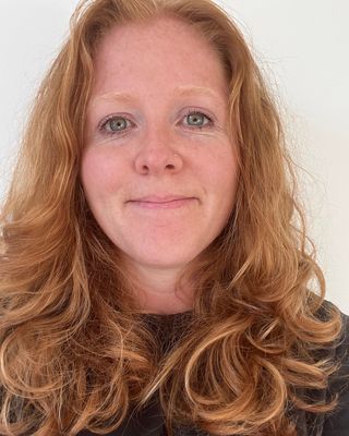 Photo of Dr Jessica Cronin, Psychologist, DCounsPsych, HCPC - Couns. Psych.