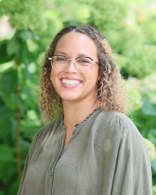 Photo of Erin Carl, Clinical Social Work/Therapist, LCSW