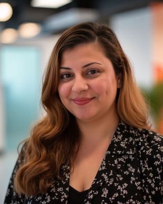Photo of Ukasha Malik, Registered Psychotherapist, MACP