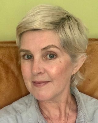 Photo of Lucy Skelton, Psychotherapist, MA, MUKCP