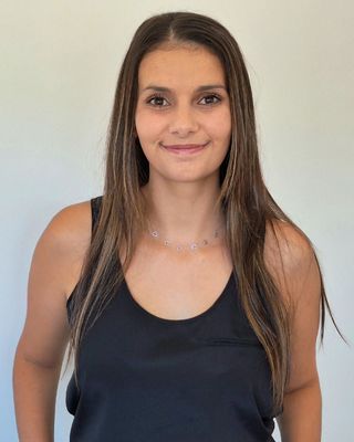Photo of Allayna McLean, General Counsellor, BSocSci Hons, ASCHP Specialist Wellness Counsellor