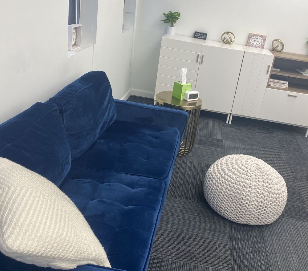 Enjoy a calm and welcoming space to help you feel comfortable and at ease during your sessions. This is your space to explore, reflect and grow.