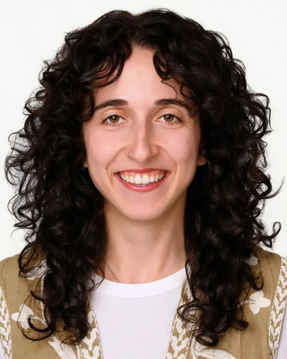 Photo of Samantha Castelli, Registered Psychotherapist (Qualifying), MA