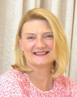 Photo of Elizabeth Oatten, Counsellor, MBACP