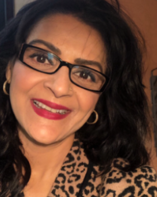 Photo of Vidhu Bhanot, Clinical Social Work/Therapist, MSW, RSW